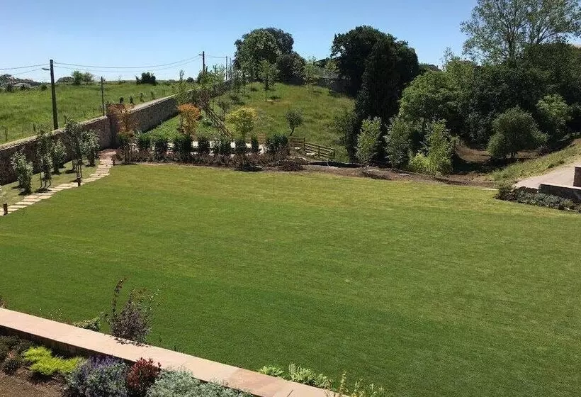 Hotelli La Fuentona De Santillana