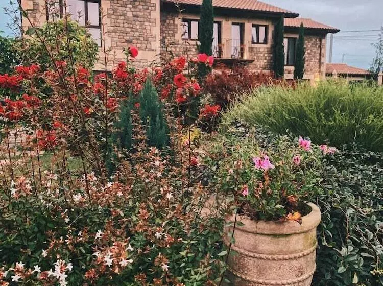 Hotelli La Fuentona De Santillana