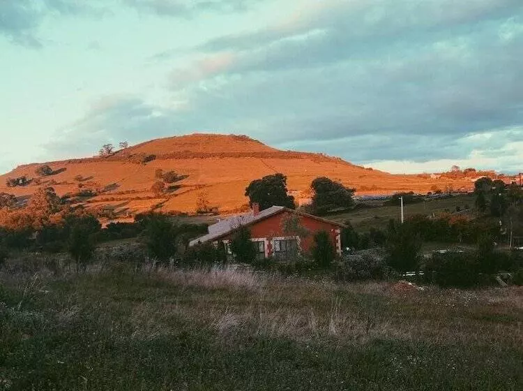 Hotelli La Fuentona De Santillana