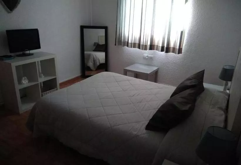 پانسیون Hostal Portucale  Badajoz