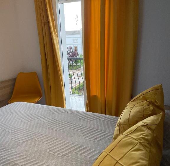 بنسيون Hostal Calderón De La Barca