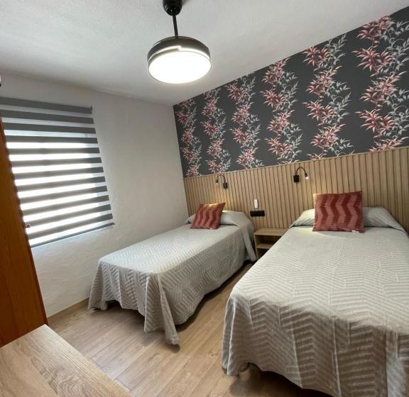 بنسيون Hostal Calderón De La Barca