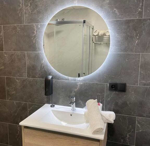 بنسيون Hostal Calderón De La Barca