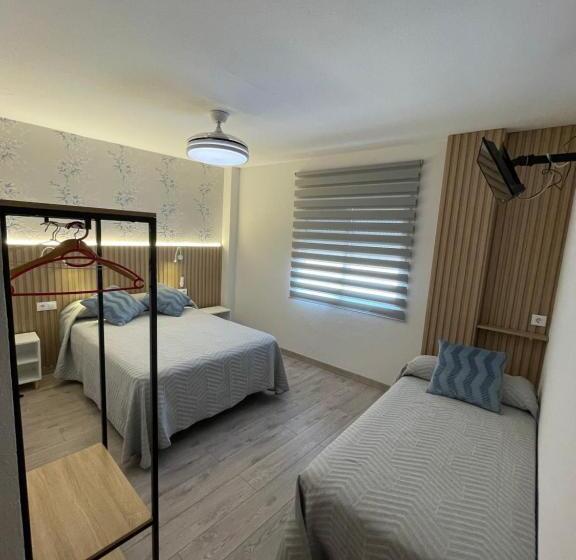 بنسيون Hostal Calderón De La Barca