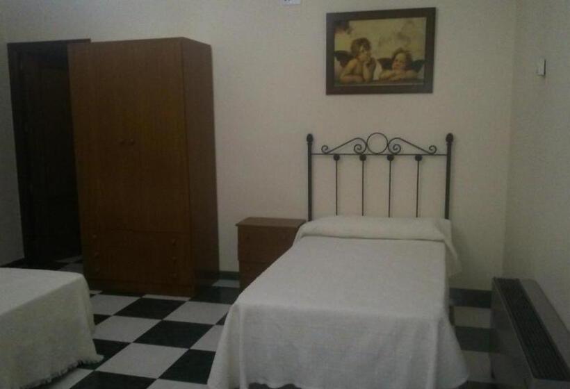 بنسيون Hostal El Camionero