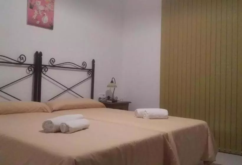 پانسیون Hostal Rural De Cuadros