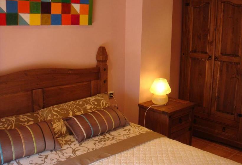 ペンション La Serreta