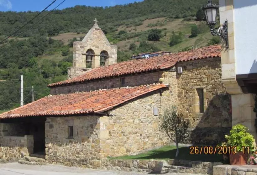 ユースホステル Posada Torcaz