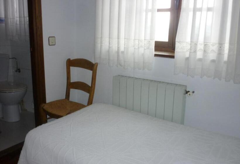 ユースホステル Posada Torcaz