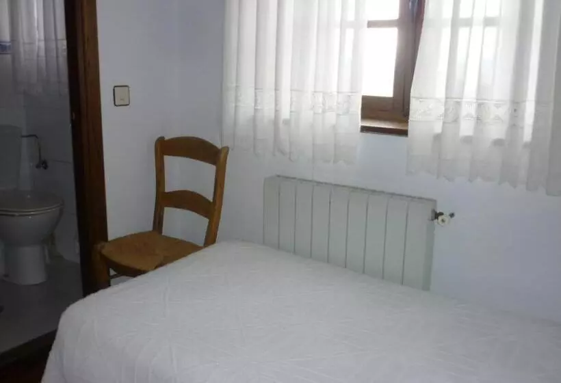 ユースホステル Posada Torcaz