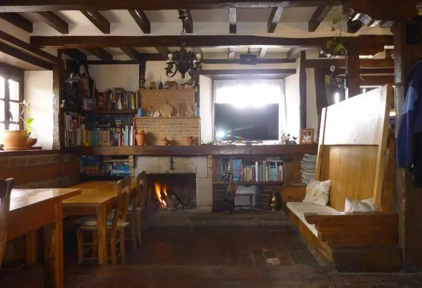 ユースホステル Posada Torcaz