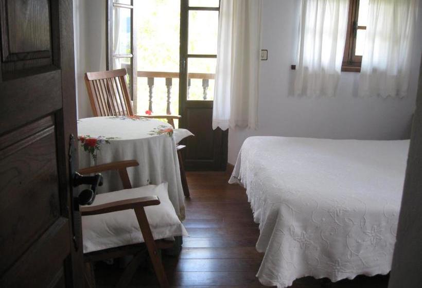 ユースホステル Posada Torcaz