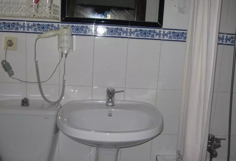 ユースホステル Posada Torcaz