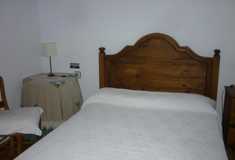 ユースホステル Posada Torcaz