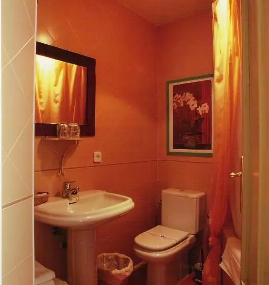 پانسیون Hostal Fornos