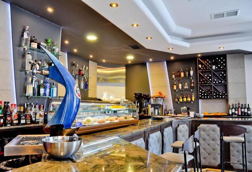 פנסיון Hostal La Rotonda