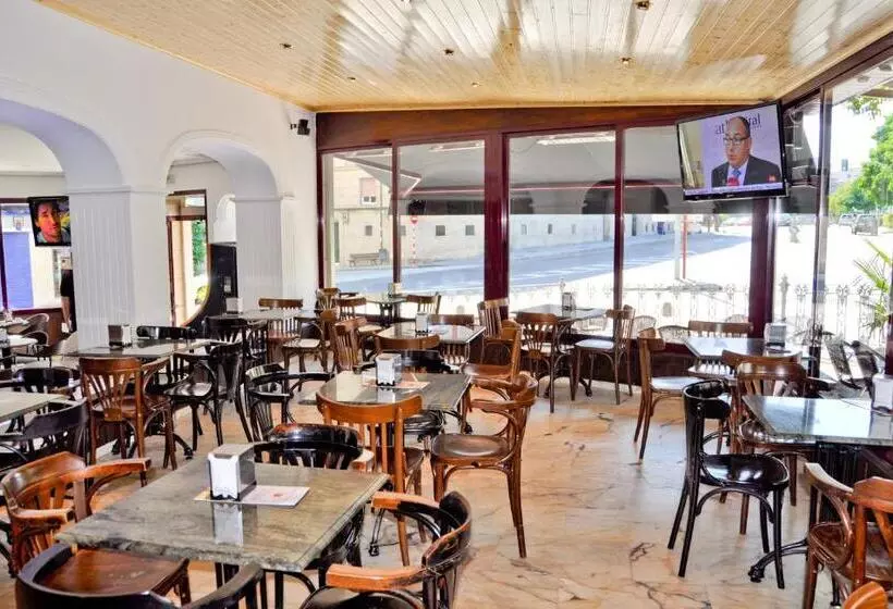 پانسیون Hostal La Rotonda