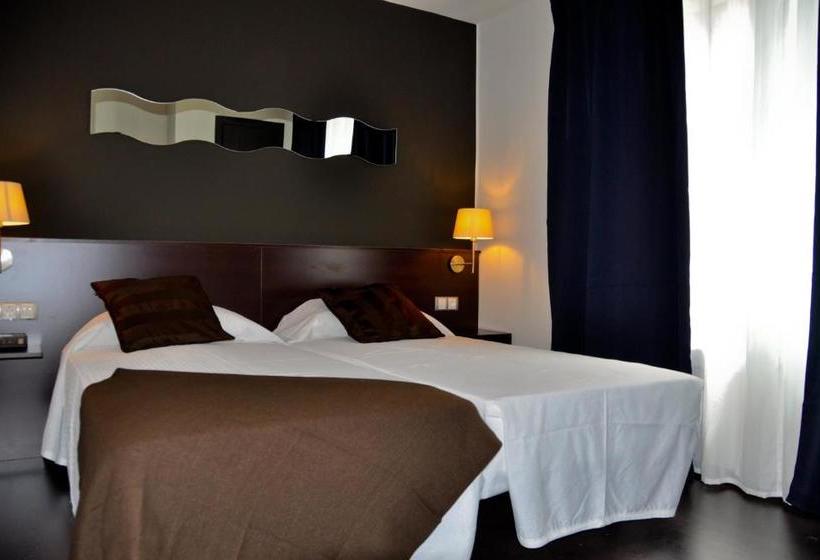 פנסיון Hostal La Rotonda