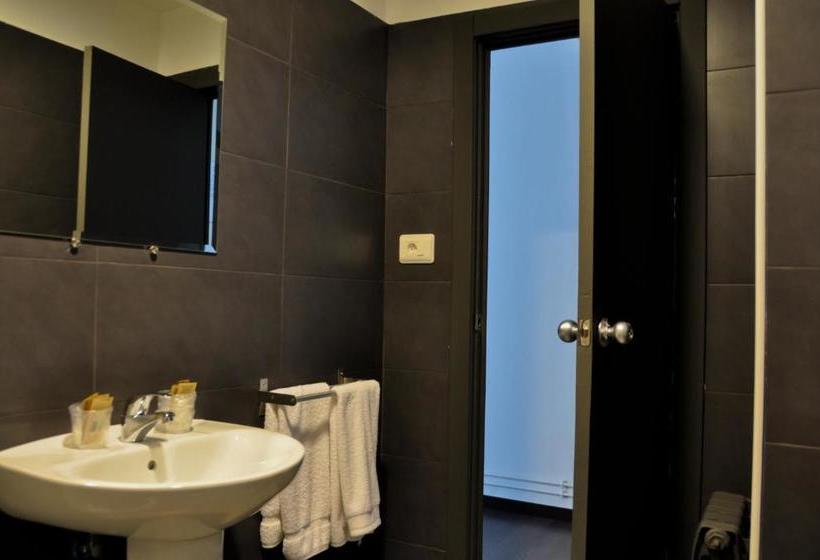 פנסיון Hostal La Rotonda