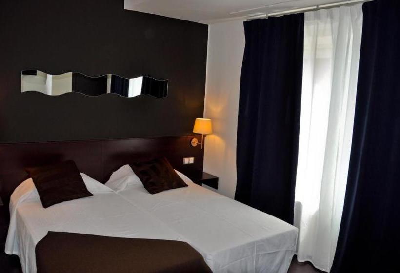 פנסיון Hostal La Rotonda