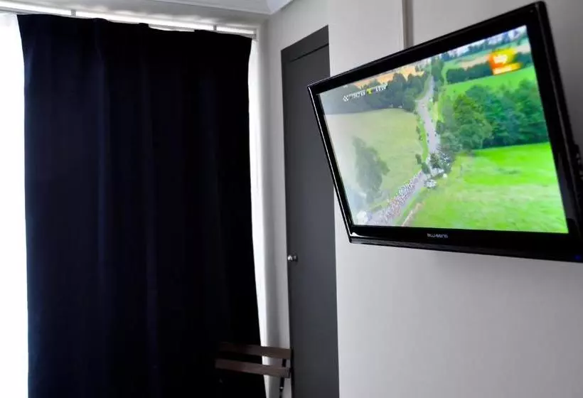 پانسیون Hostal La Rotonda