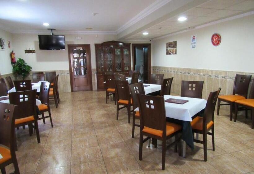 بنسيون Hostal Restaurante El Paraíso