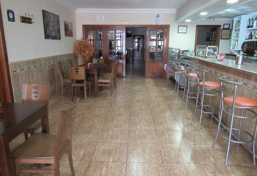 بنسيون Hostal Restaurante El Paraíso