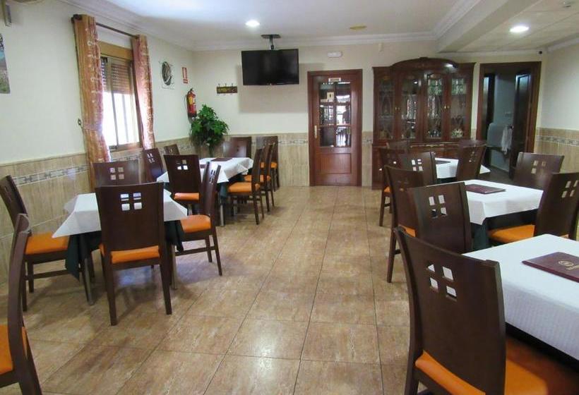 بنسيون Hostal Restaurante El Paraíso