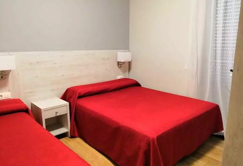 پانسیون Hostal Restaurante Los Arcos