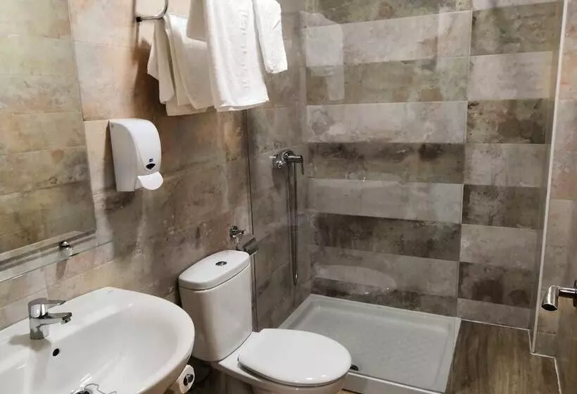 پانسیون Hostal Restaurante Los Arcos