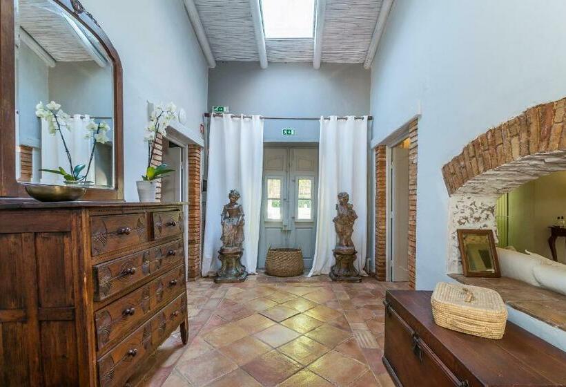 هتل Casa Belaventura