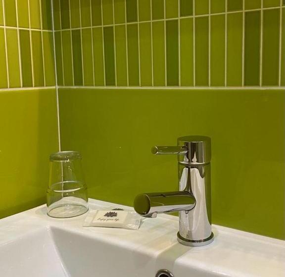 پانسیون Alojamento Central