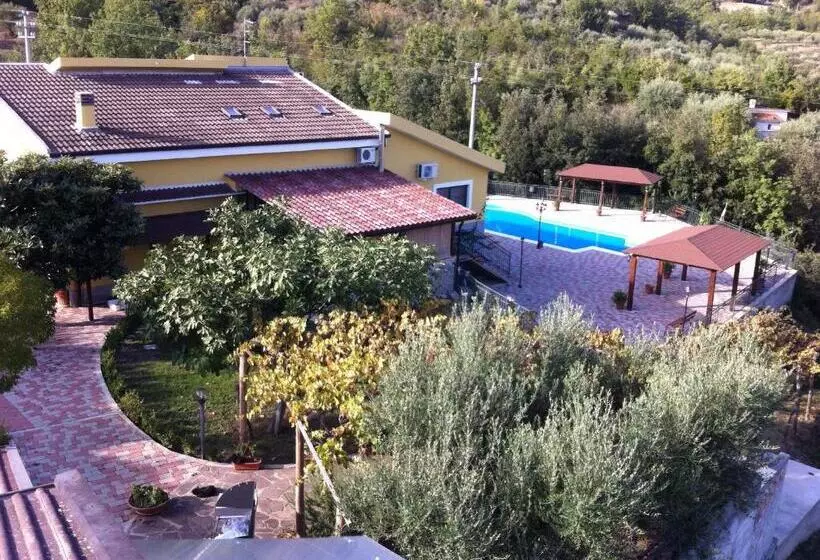 ホテル Agriturismo La Madonnina