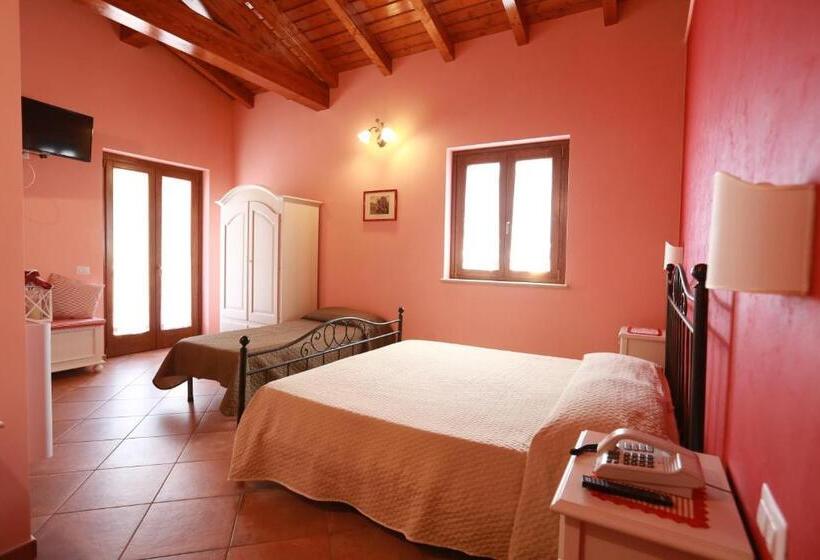 Agriturismo Ciociaro  Il Colle  Hotel Ristorante