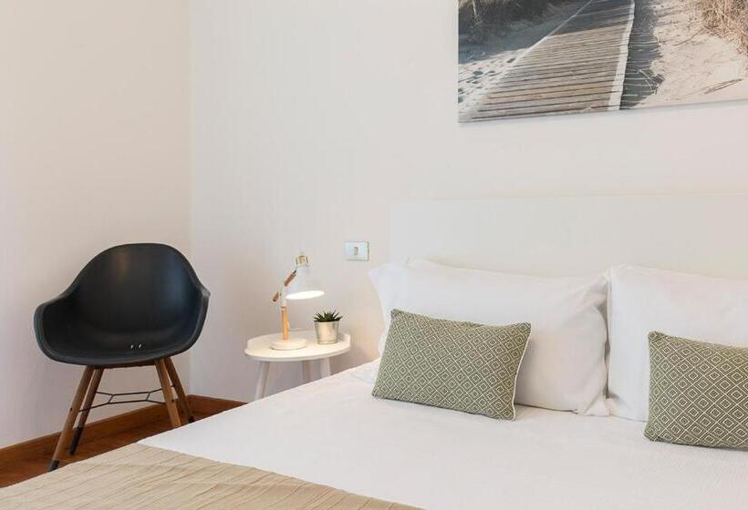 Пансион La Promenade By Impero House