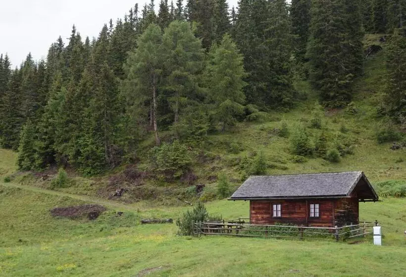 ユースホステル Gasthaus Furlhütte