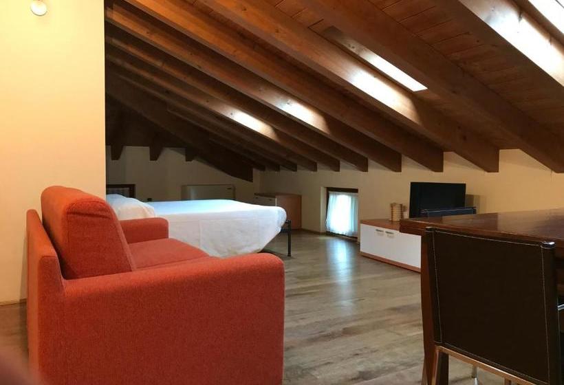 فندق Le Canossiane