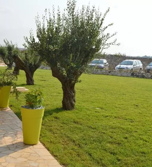 هتل Agriturismo Casa Del Peperoncino