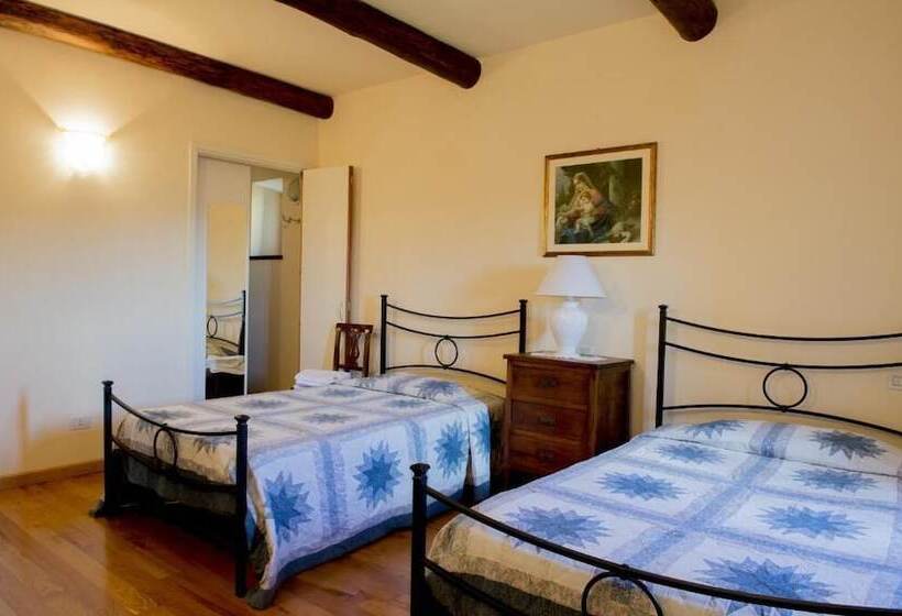 Отель Agriturismo Il Castelluccio