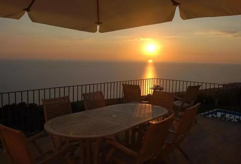 ホテル Villa Cirimarco