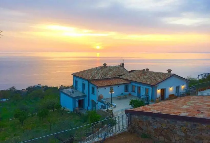 ホテル Villa Cirimarco