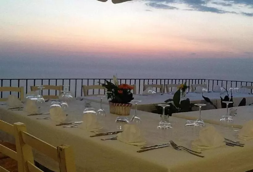 ホテル Villa Cirimarco