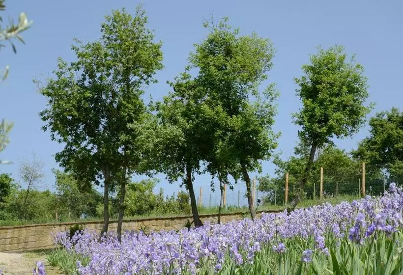 Hotelli Agriturismo Villa Iris