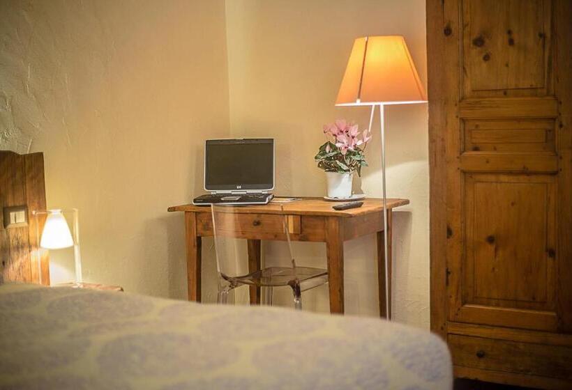 پانسیون Domus Antica Aosta