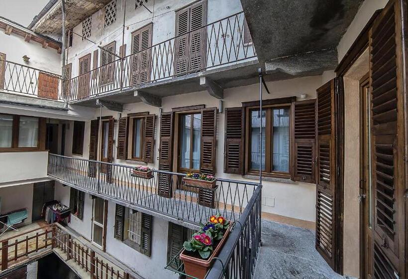 پانسیون Domus Antica Aosta