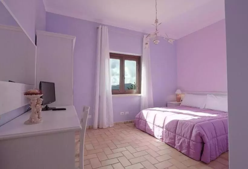 هتل Agriturismo Feudo Muxarello