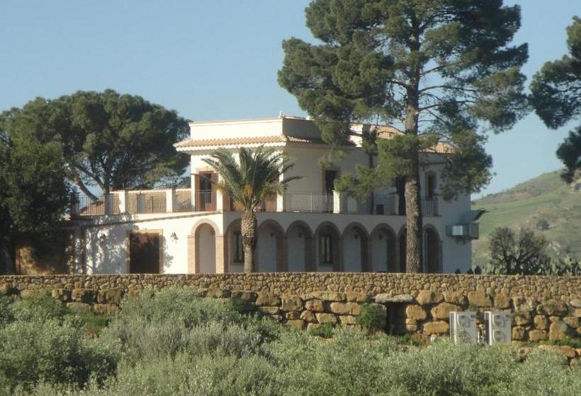 בית מלון כפרי Agriturismo Feudo Muxarello