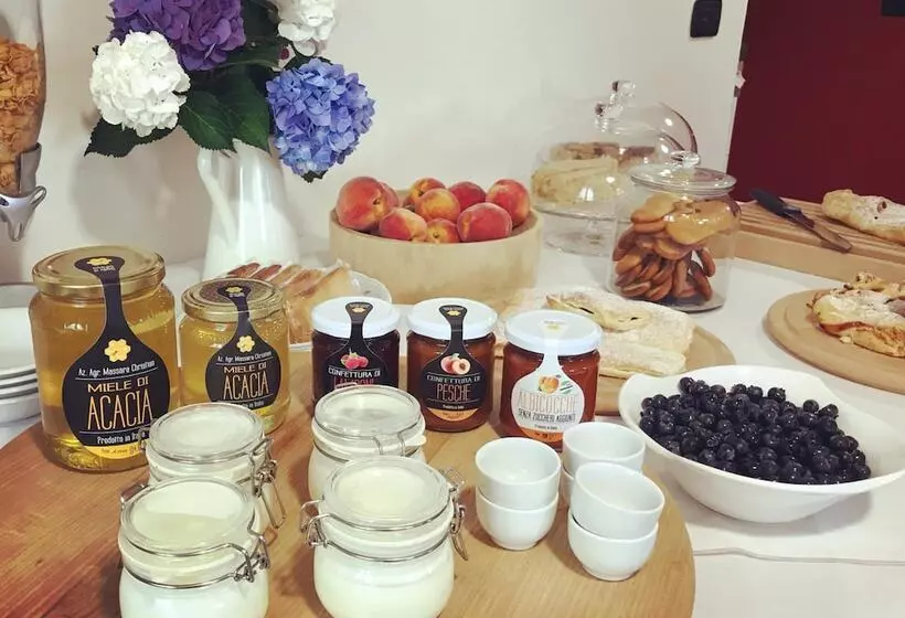 ホテル Agriturismo La Biandrina