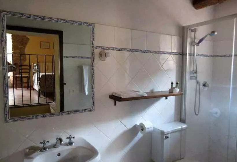 Hotelli Agriturismo Colli Di Travale