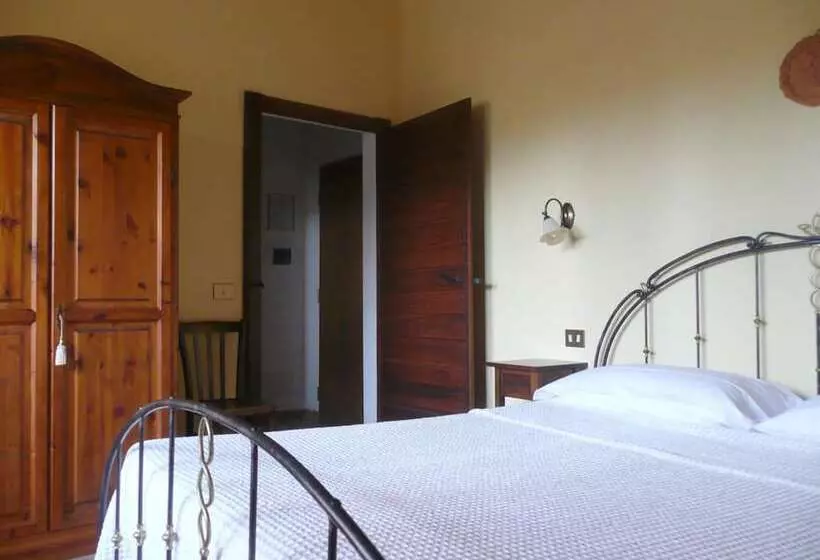Hotelli Agriturismo Colli Di Travale